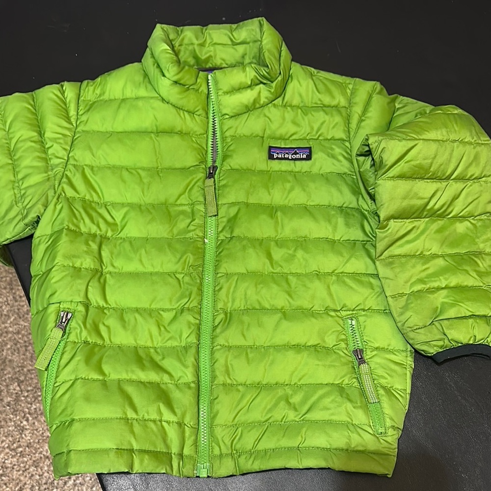 Patagonia Green Puffer Jacket Lightweight Weather-Resistant